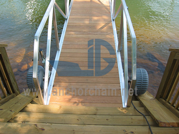 Gangway Dock nhôm với bước gỗ
