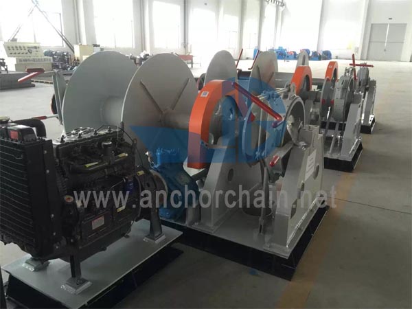 Tời neo Diesel