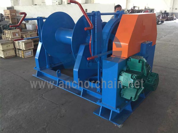 Tời neo thủy lực