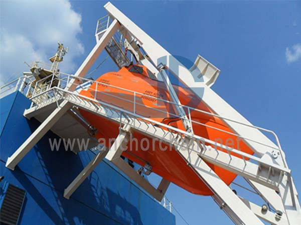 Ra mắt thiết bị xuồng cứu sinh rơi tự do