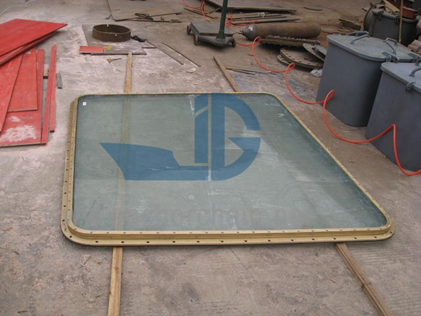 Cửa sổ hình chữ nhật cố định bằng đồng biển