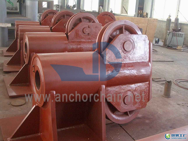 Đầu xoay mỏ neo Fairlead