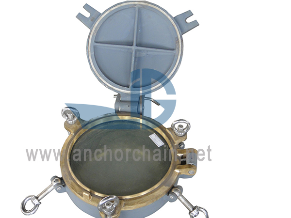 Cửa nóc thuyền loại B có đèn chiếu sáng